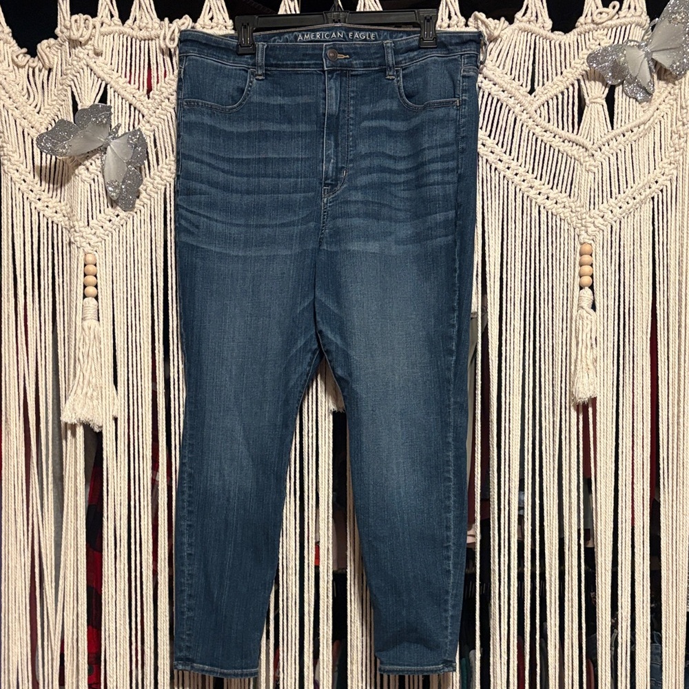 American Eagle Outfitters NWOT Highest Rise Jegging Next Level Stretch 18 short